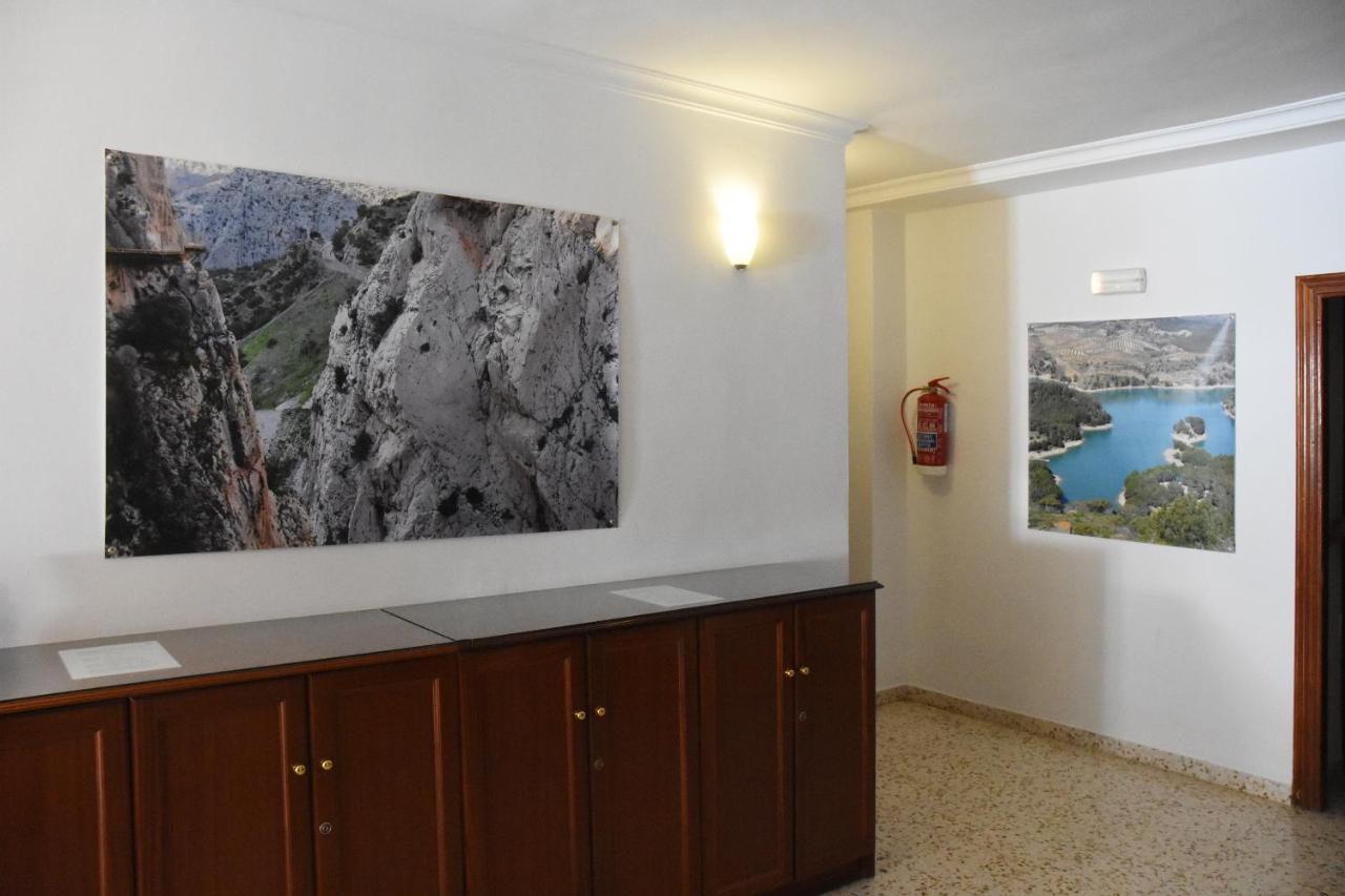 Hostal Restaurante El Cruce Ardales Ngoại thất bức ảnh